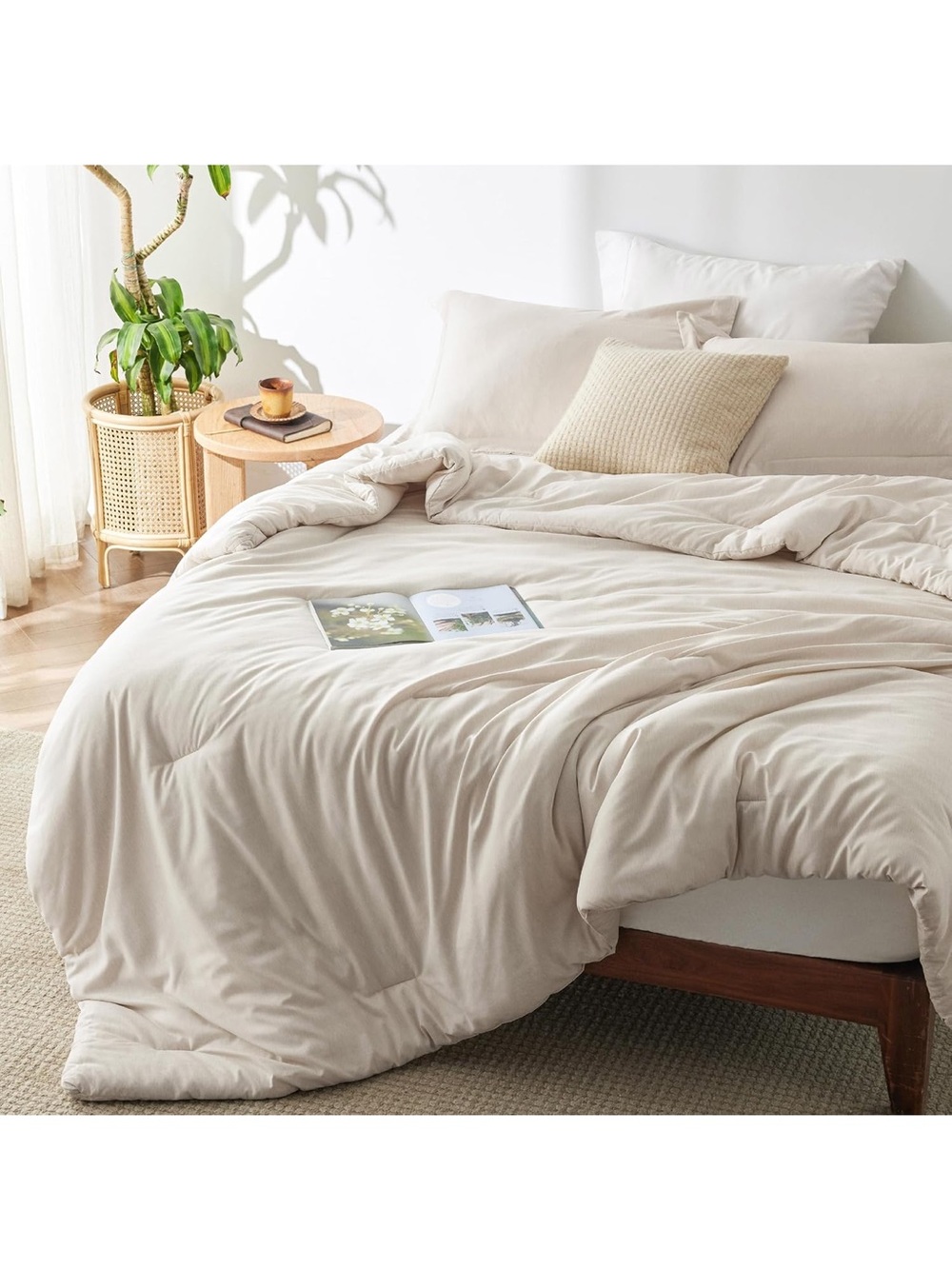 Beige King Size Comforter - Soft Bed Bedding
